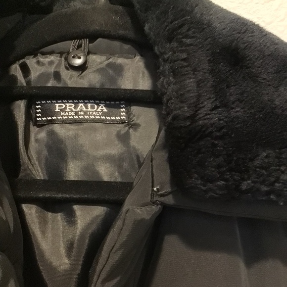 Authentic PRADA Black Synthetic & Fur collar button jacket - Picture 3 of 7